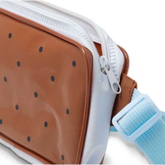 Ice Cream Sandwich PVC Fanny Pack Brown Blue Waterproof All Ages NWT Bullseye - Picture 3 of 10